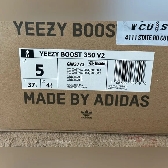 Yeezy BOOST 350 - Picture 5 of 12